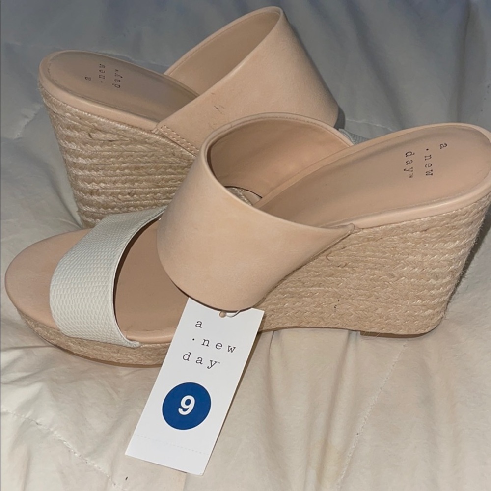 BRAND NEW, tan and white wedges.